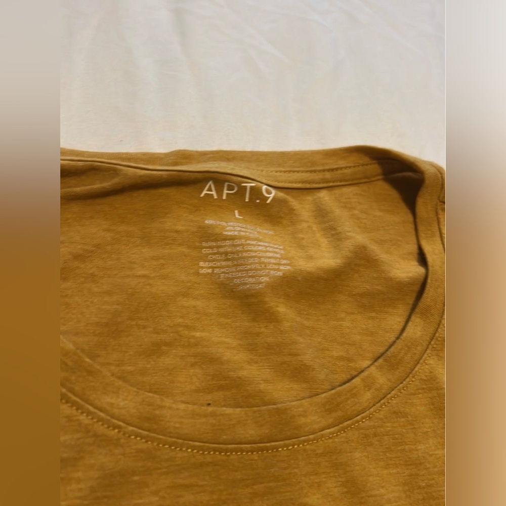 Rust-Yellow colored T-Shirt - Picture 2 of 3
